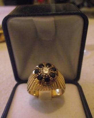 Anello in oro con brillante e zaffiri