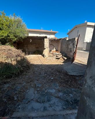 Casa campidanese libera su tre lati