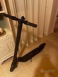 Monopattino elettrico ninebot e22