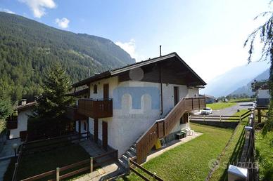Appartamento di 75 m² con 3 locali e box auto a Va