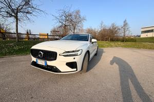 Volvo V60 2.0 T6 Plug-in Hybrid Business Plus AWD