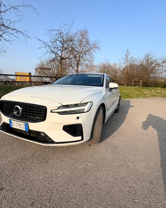 Volvo V60 2.0 T6 Plug-in Hybrid Business Plus AWD