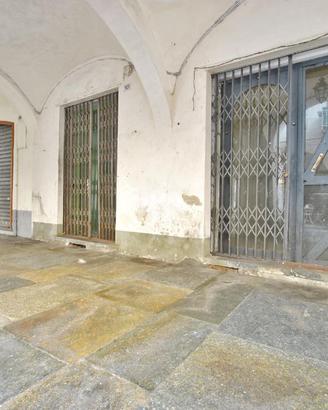NEGOZIO A CRESCENTINO