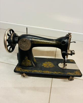Macchina da cucire d’epoca Singer