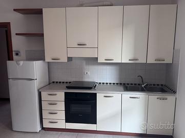 Parete Cucina (240cm) con frigo