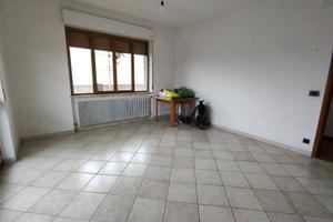 Abitazione con capannone e ufficio