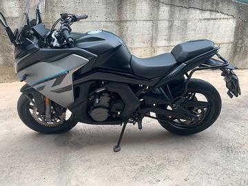 CFMOTO 650GT 2023 incidentata