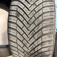 Gomme 4 stagioni. Continental 215 40 17