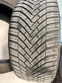 Gomme 4 stagioni. Continental 215 40 17