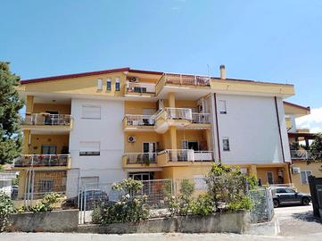 4 LOCALI A CASTROLIBERO