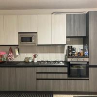 Cucina da 3,6 m + elettrodomestici, tavolo e sedie