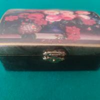 cofanetto in legno vintage