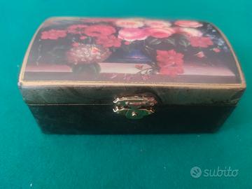 cofanetto in legno vintage
