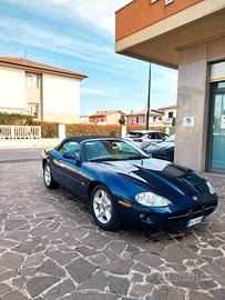 Jaguar XK8 Convertible 4.0