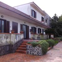 Villa con due appartamenti a napoli