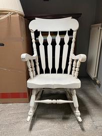 Sedia a dondolo in legno massello