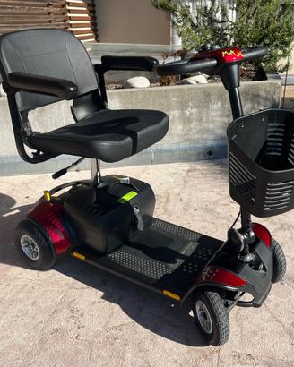 Scooter elettrico 4 ruote per persone anziane.
