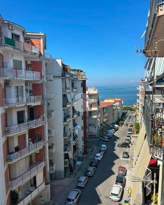 4 LOCALI A TORRE DEL GRECO