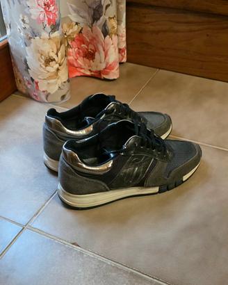 Sneakers donna Impronte n.41 ma vestono n.40