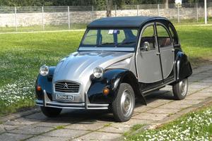 2CV perfettamente restaurata omologata ASI