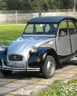 2CV perfettamente restaurata omologata ASI