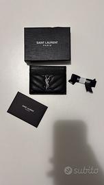 Portacarte Saint Laurent nero e logo argento