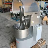 IMPASTATRICE A BRACCIA TUFFANTI