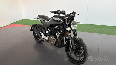 Husqvarna Svartpilen 401