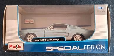 Ford mustang GT 1:24