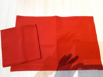 4 oggetti: tavoglietta natalizia e set colazione