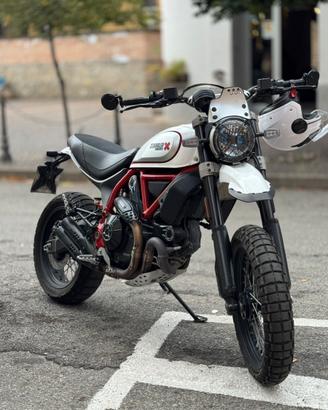 Scrambler Deset Sled
