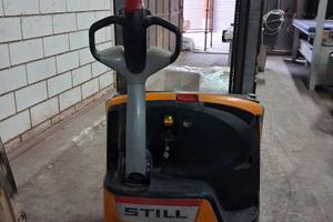 Transpallet stoccatore