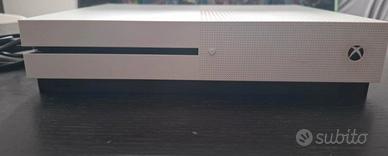 Xbox One S + 2 controller 