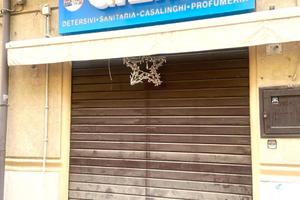 Zona villabianca - locale commerciale