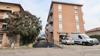 3 LOCALI A REGGIO NELL'EMILIA