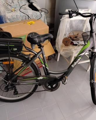 Bicicletta con pedalata assistita