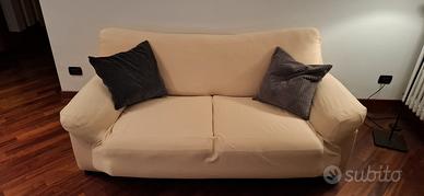 Diivano 2/3 posti + copridivano (incluso) 