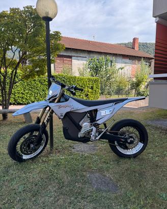 Stark varg 80CV Motard