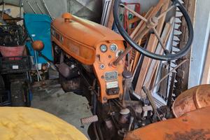 Trattore Fiat la Piccola con barra falciante