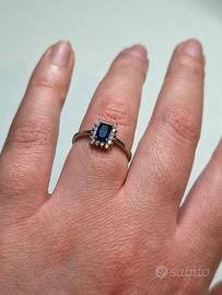 Anello in Argento 925 con Pietra Blu e Zirconi 