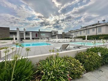 ELEGANTE TRILOCALE CON DUE BAGNI E GARAGE