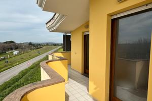 Trilocale 65 mq con veranda e posto auto