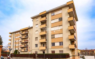 3 LOCALI con BOX AUTO e CANTINA