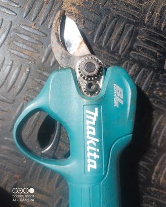 Forbice a batteria makita