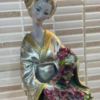 Statua  G. ARMANI di gheisha