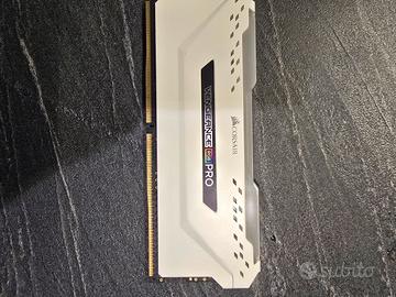 RAM Corsair Vengeance RGB Pro