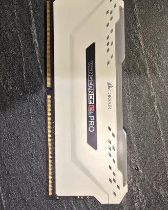 RAM Corsair Vengeance RGB Pro