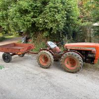 Trattore 4x4 e attrezzi