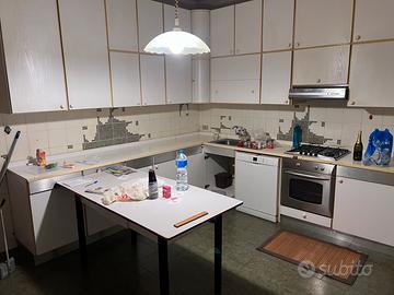 cucina ad angolo bianca