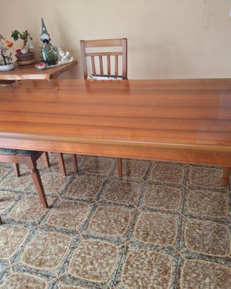 Tavolo e sedie